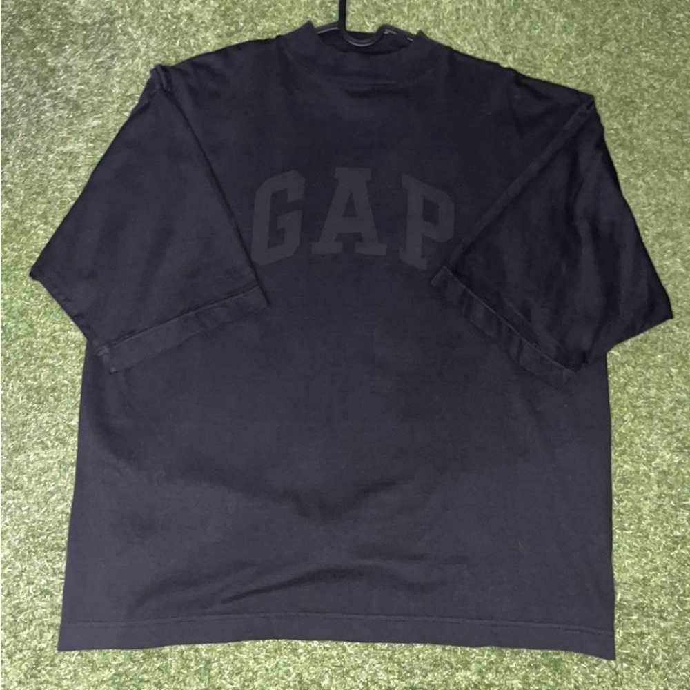 Yeezy x gap Black Short Sleeve Tee